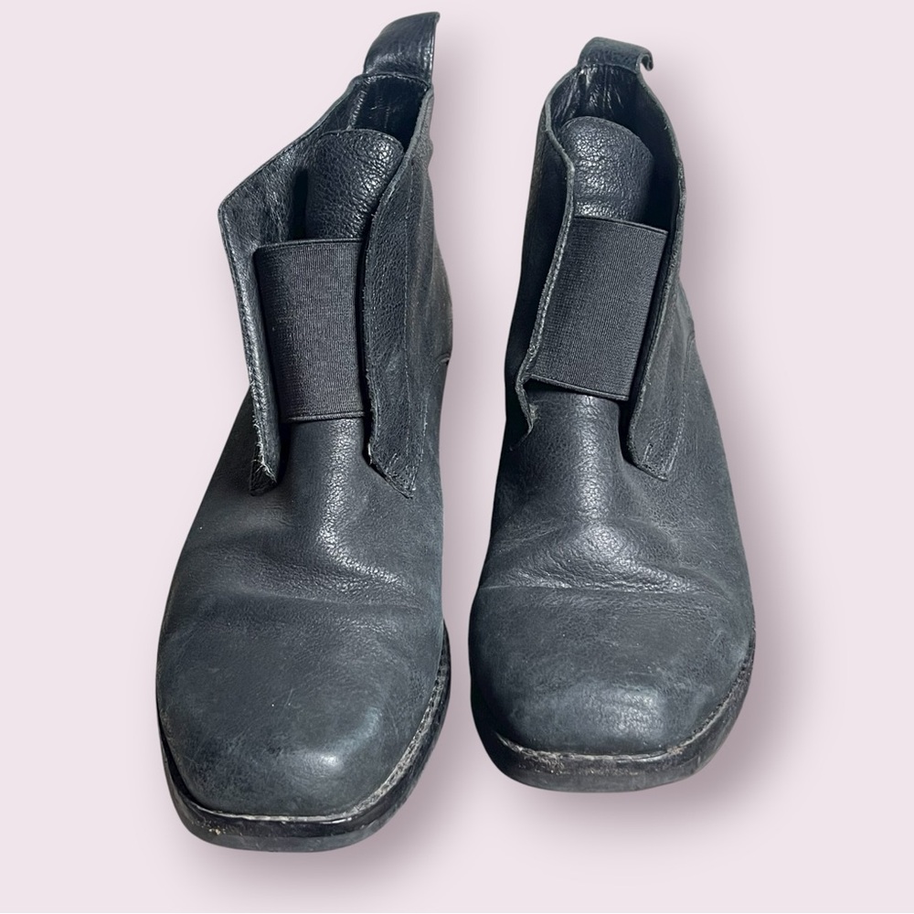 Eileen Fisher Black Leather Ankle Booties